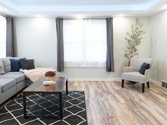 5th image of 1098 Margaret St