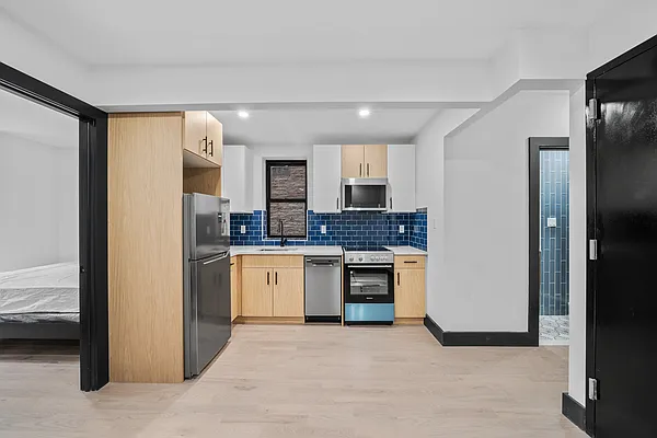 Rented by Blue Sky Management NY Inc | media 24