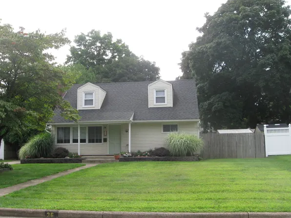 36 Spruce St, Pompton Lakes, NJ 07442