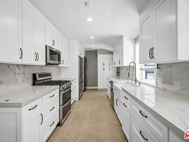 2855 Dunleer Pl — Photo 2