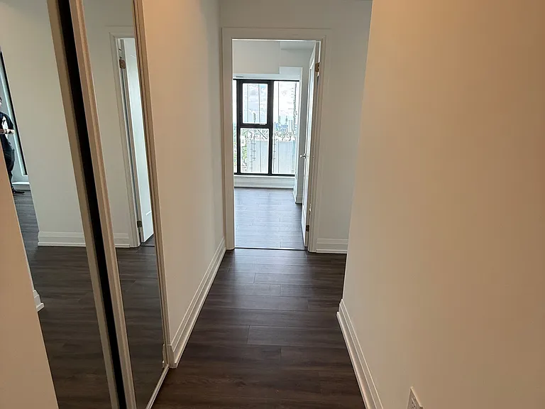 20 Soudan Ave #2408 — Photo 9