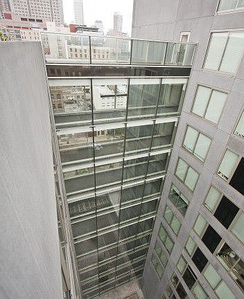 4th image of 34 Desbrosses St Ph 9