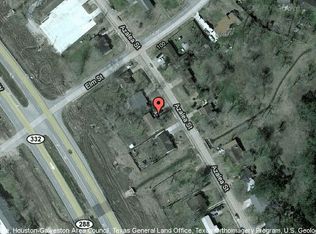 506 Azalea St, Lake Jackson, TX 77566