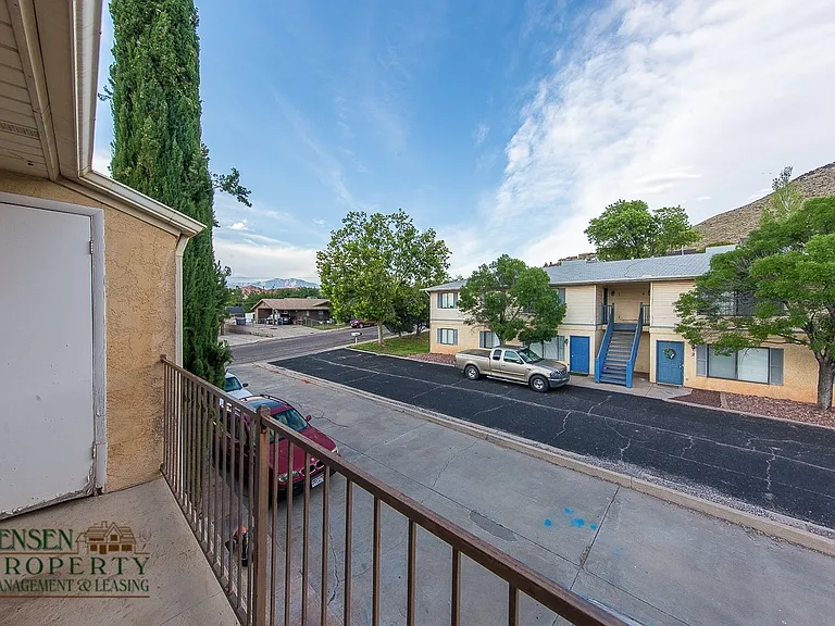 1163 W 540 N — Photo 14