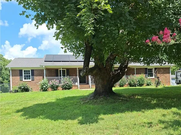 3723 Huffine Mill Rd, Gibsonville, NC 27249