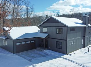 3008 E Upper Field Trl, Newaygo, MI 49337
