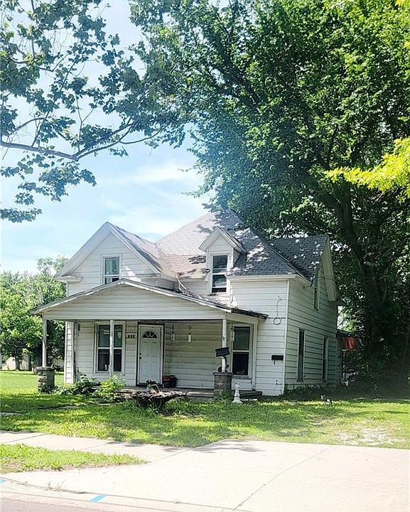 2nd image of 710 E Lincoln St