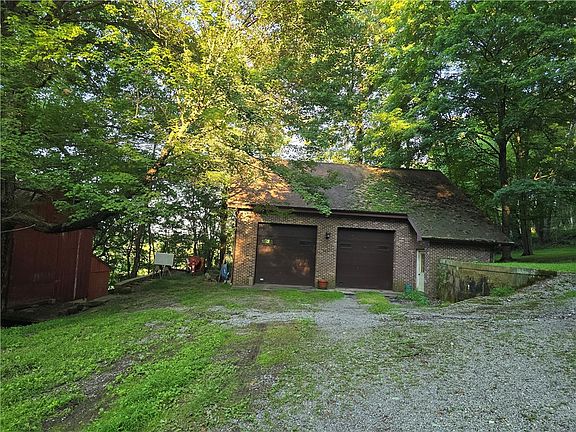 2nd image of 350 Leisie Rd