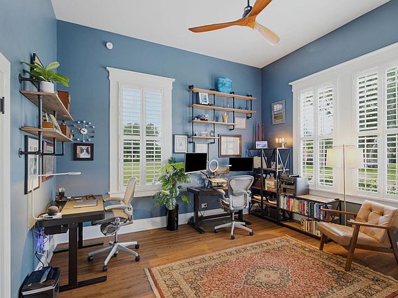 4th image of 311 Clara St