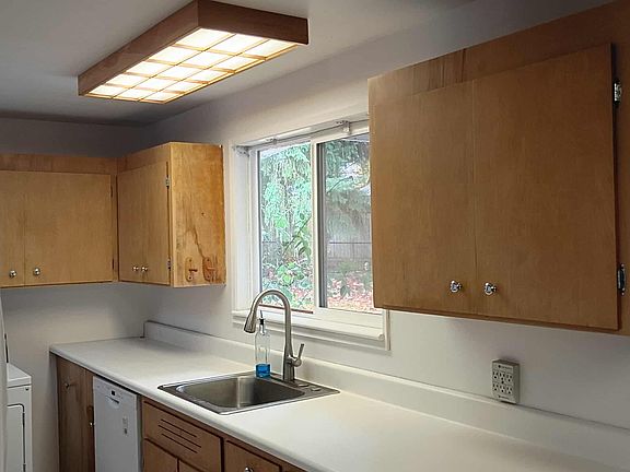 5th image of 18317 39th Ave S