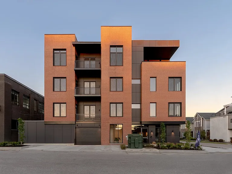 Breakwater Lofts — Photo 31