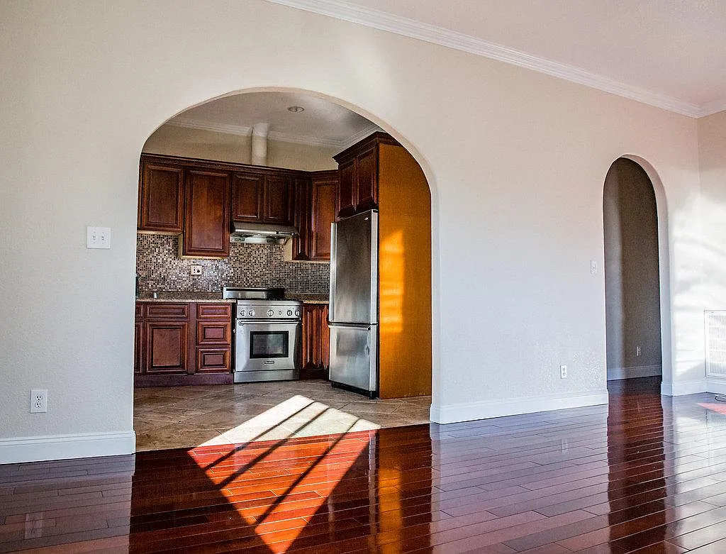 3 bed, 1250 sqft, $3,950 — Photo 3