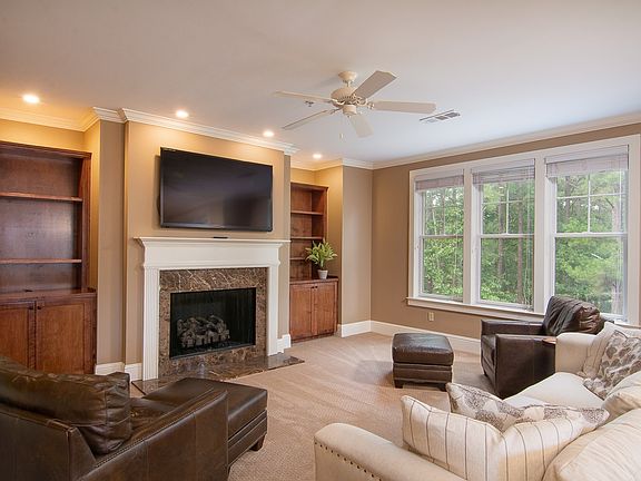 5th image of 1020F Portage Trl