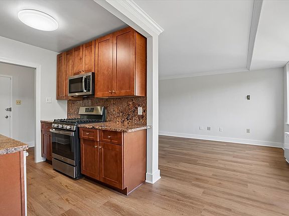 4th image of 4000 Tunlaw Rd NW APT 1003