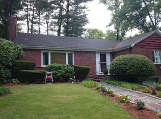 8 Manet Cir, Newton, MA 02467