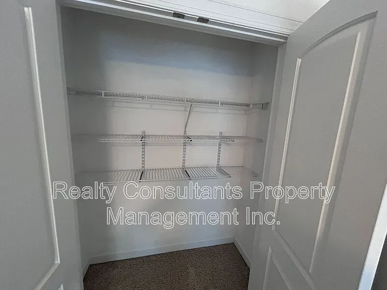 4540 Pebble Lake Dr — Photo 34
