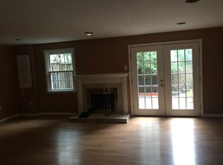 8084 Powderbrook Ln, Springfield, VA 22153