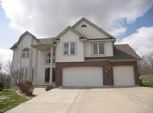 4132 NE Georgian Dr, Lees Summit, MO 64064