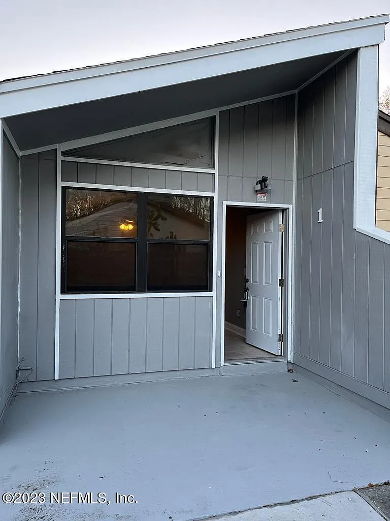 2 bed, 864 sqft, $1,450 — Photo 1