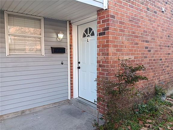 2nd image of 3672 Martinique Ave APT C