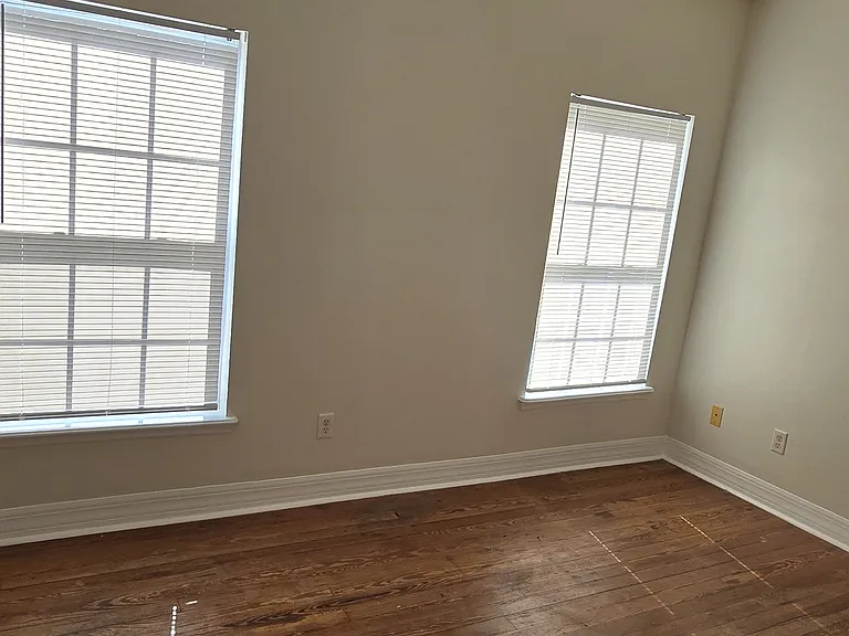 259 W King St #B — Photo 6