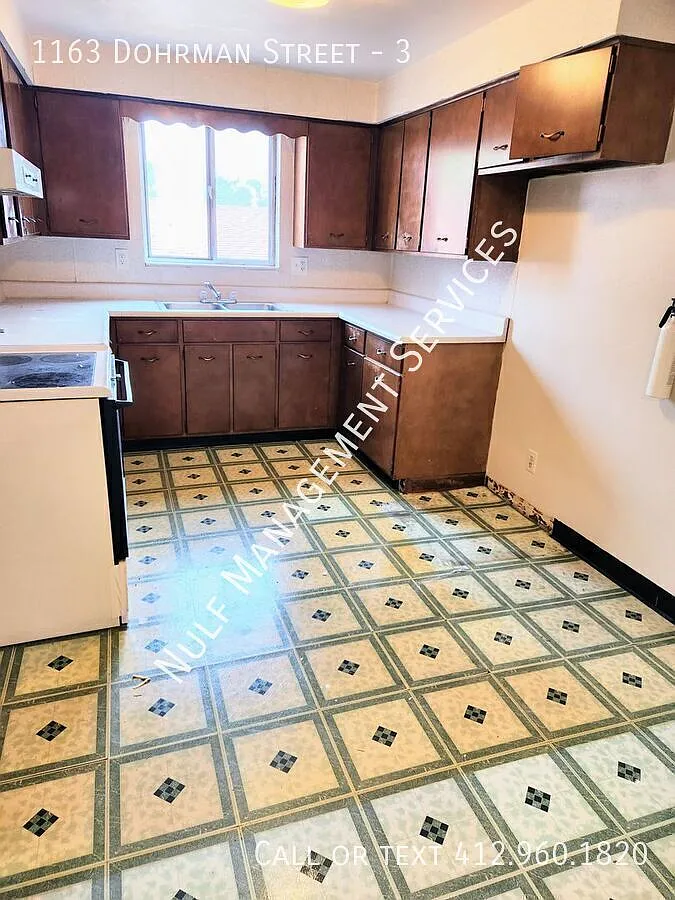 2 Bed, 1 Bath in McKees Rocks — Photo 2