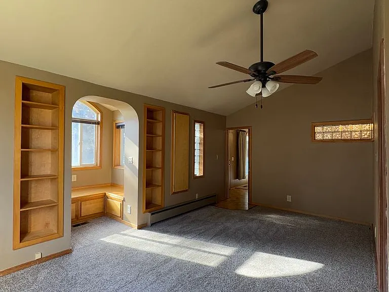 1001 N Brooklane St — Photo 14