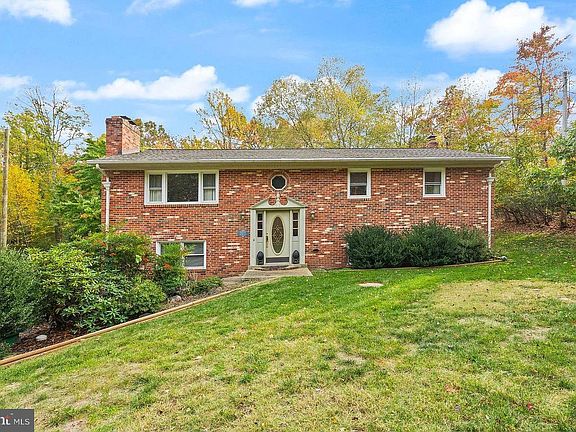 2nd image of 2521 Youngs Dr