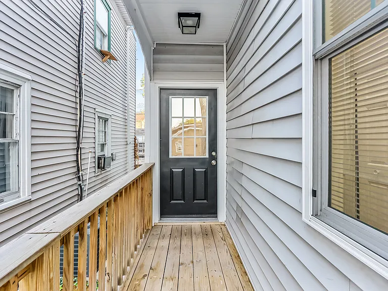 1112 E Spring St #1 — Photo 27