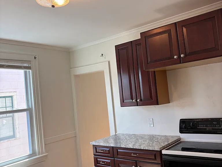 132 Grand St #B — Photo 6