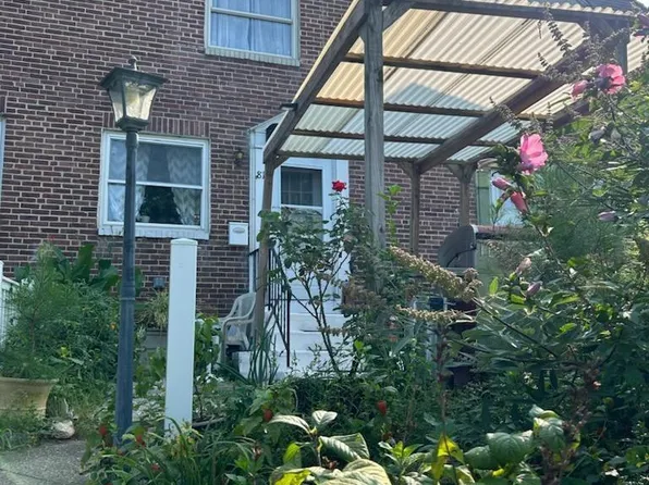 81 Madison Dr, Newark, DE 19711