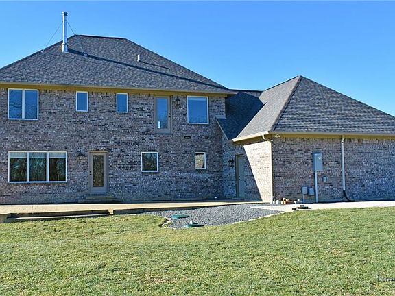 3rd image of 2153 N County Road 425 E