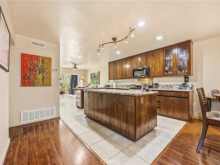 6975 Camino Amero — Photo 10
