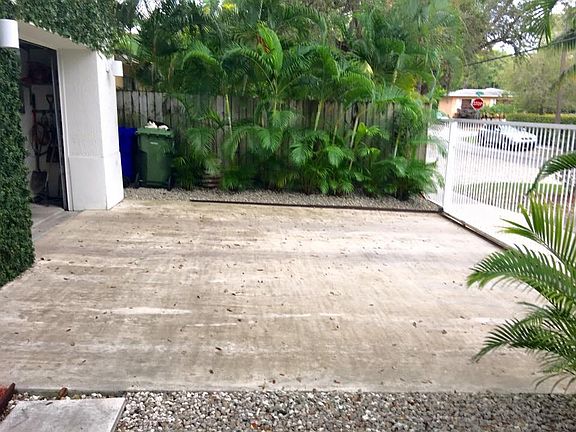 5th image of 2951 Catalina St