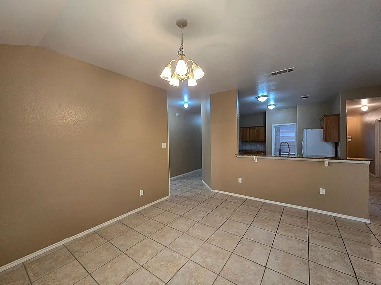 5812 Durango Dr — Photo 7