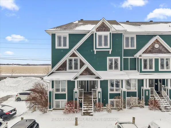 364 Crownridge Dr, Ottawa, ON K2M 3A4