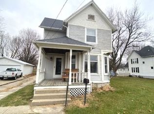1007 E Chamberlin St, Dixon, IL 61021