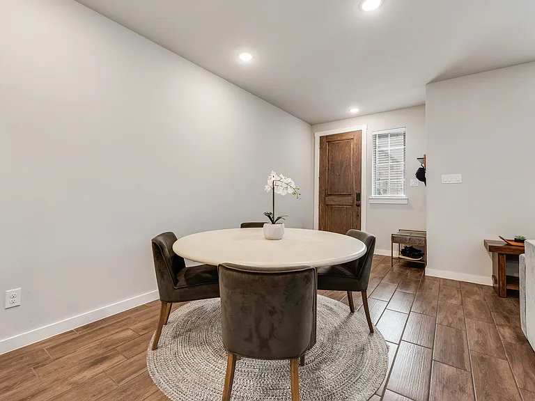 1319 Casselberry Dr — Photo 7