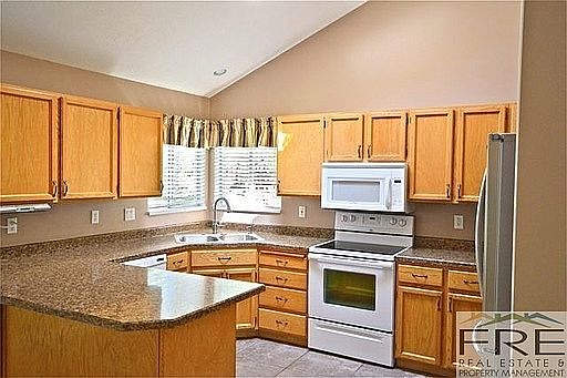 4th image of 499 E Big Sky Dr