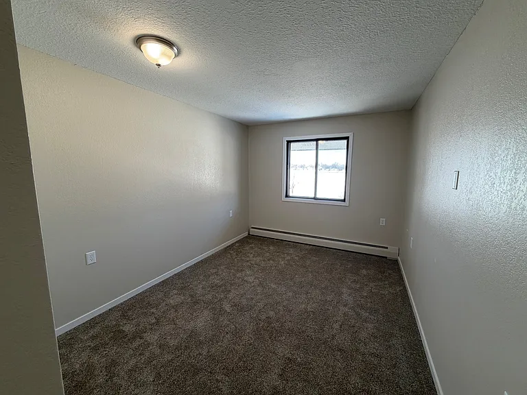 315 Paul Ave N — Photo 5