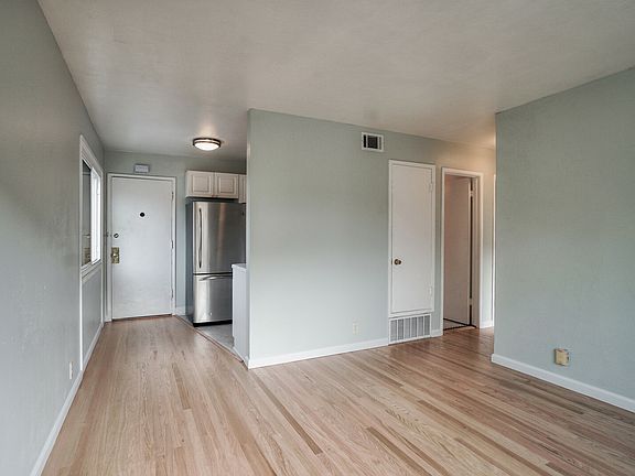 3rd image of 160 Pierce St #6
