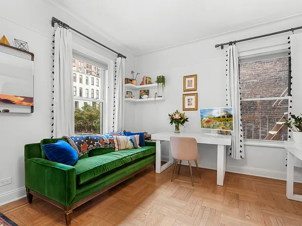 140 East 95th Street 2E image 2 of 6