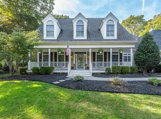 15 Crescent Court, Wading River, NY 11792