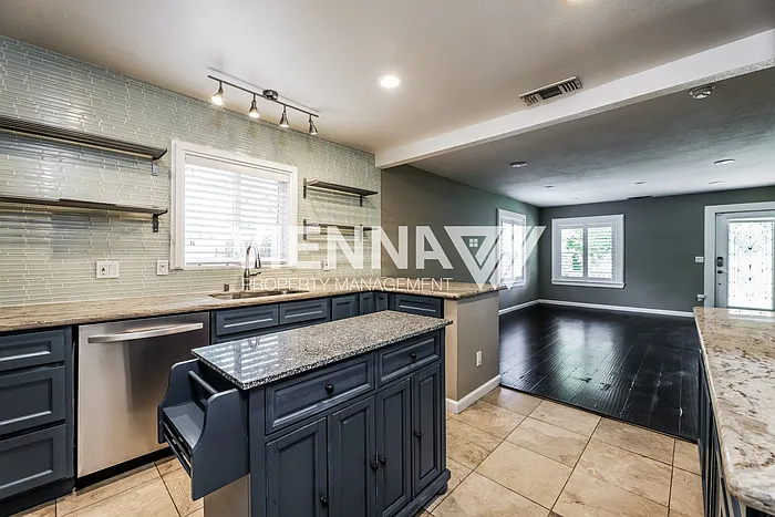 5435 Kenneth Ave — Photo 5