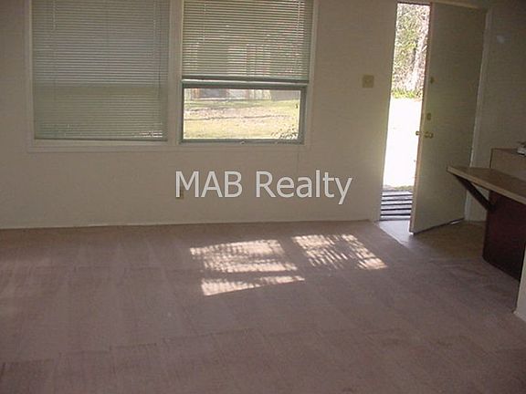 4th image of 13217 Castleton Dr