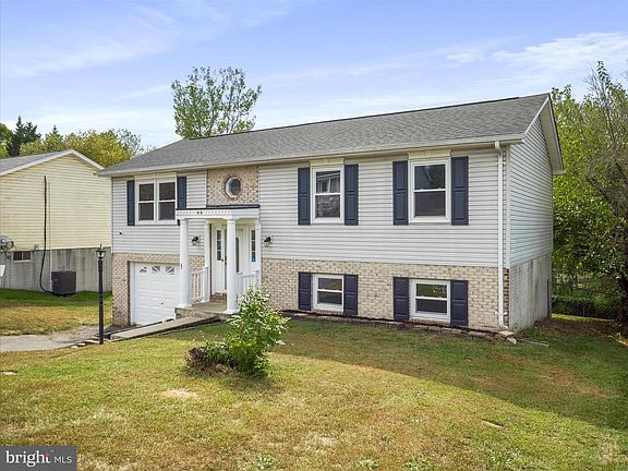 3rd image of 84 Bane Berry Ln