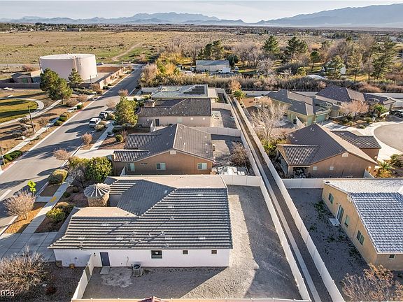 3rd image of 6452 Centennial Rd