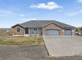 221 Glenvista Dr, Spring Creek, NV 89815