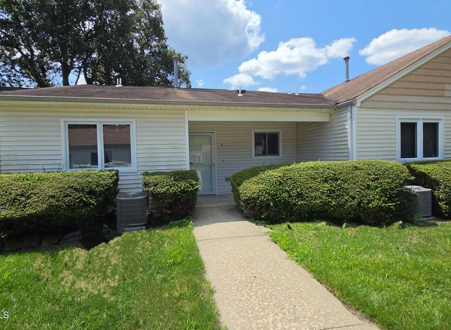 2 bed, $2,175 — Photo 1
