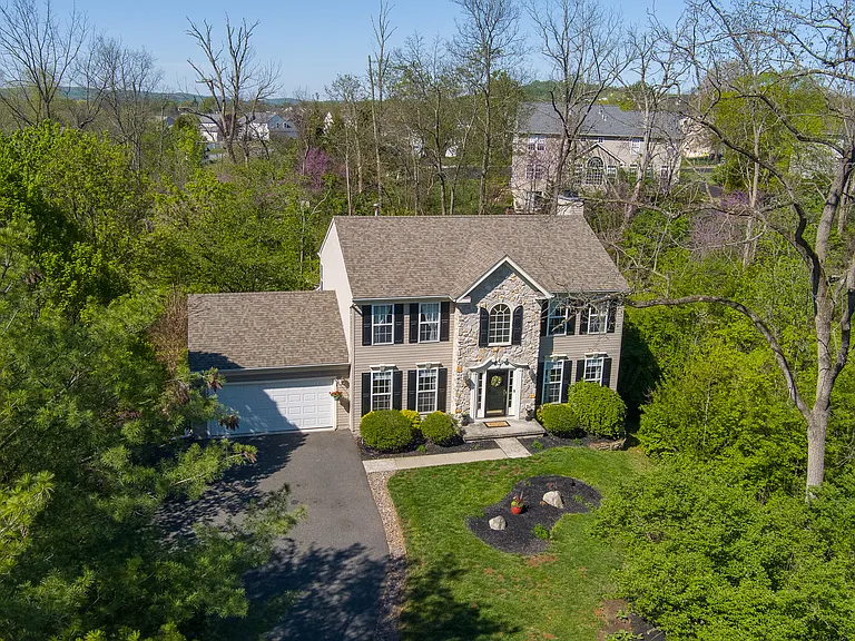 903 Maplewood Dr — Photo 91